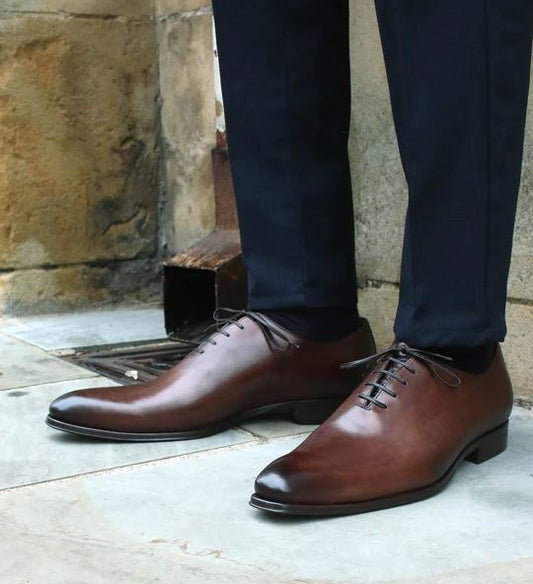 SIGNATURE WHOLECUT HANDCRAFTED IN DEEP BROWN