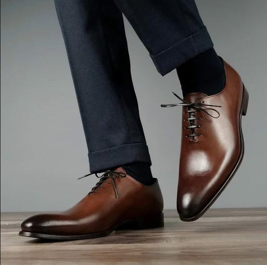 SIGNATURE WHOLECUT HANDCRAFTED IN DEEP BROWN